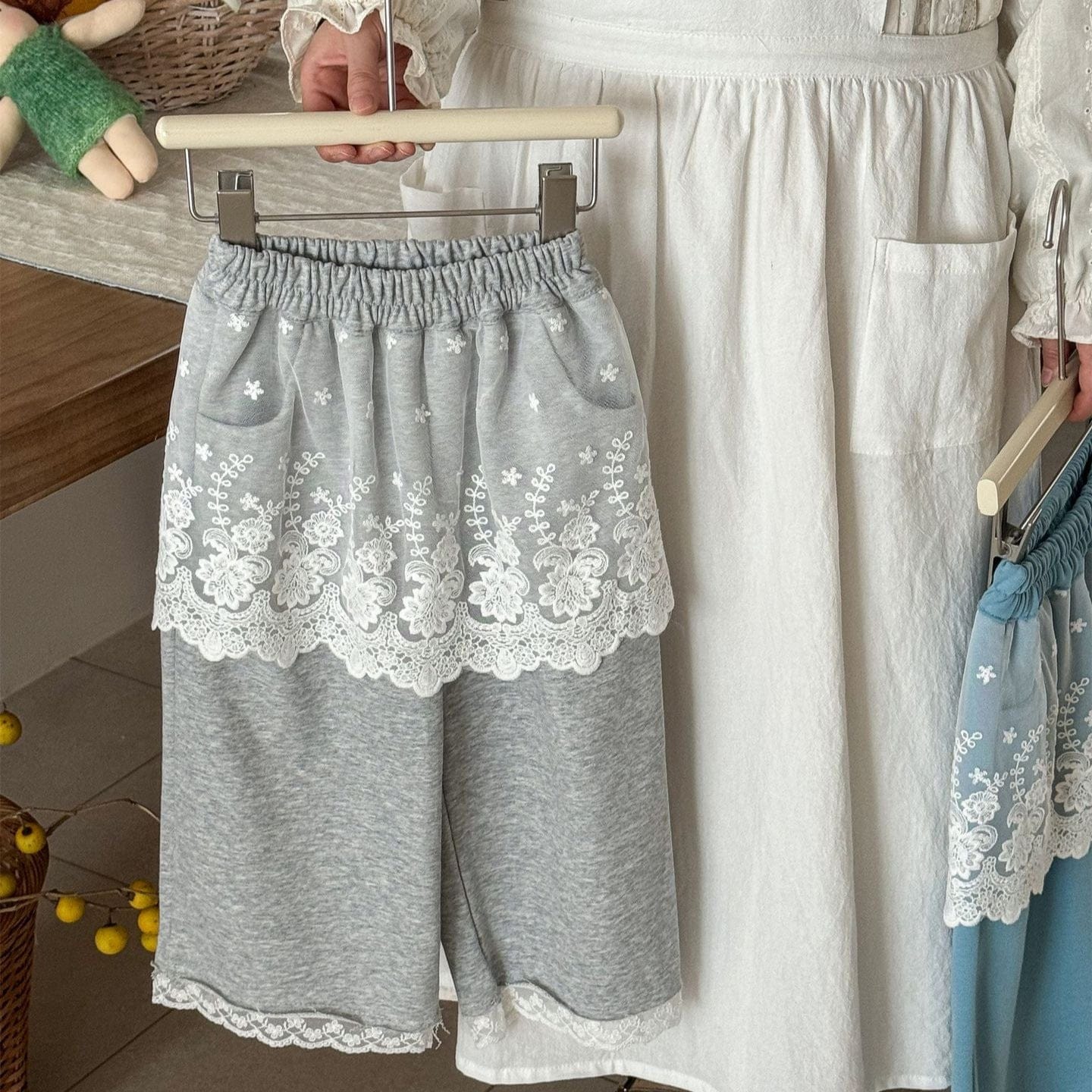 ロングパンツ・スウェットパンツ キッズパンツ シアーレーススカートドッキングワイドルーズロングパンツ【mh0009193】