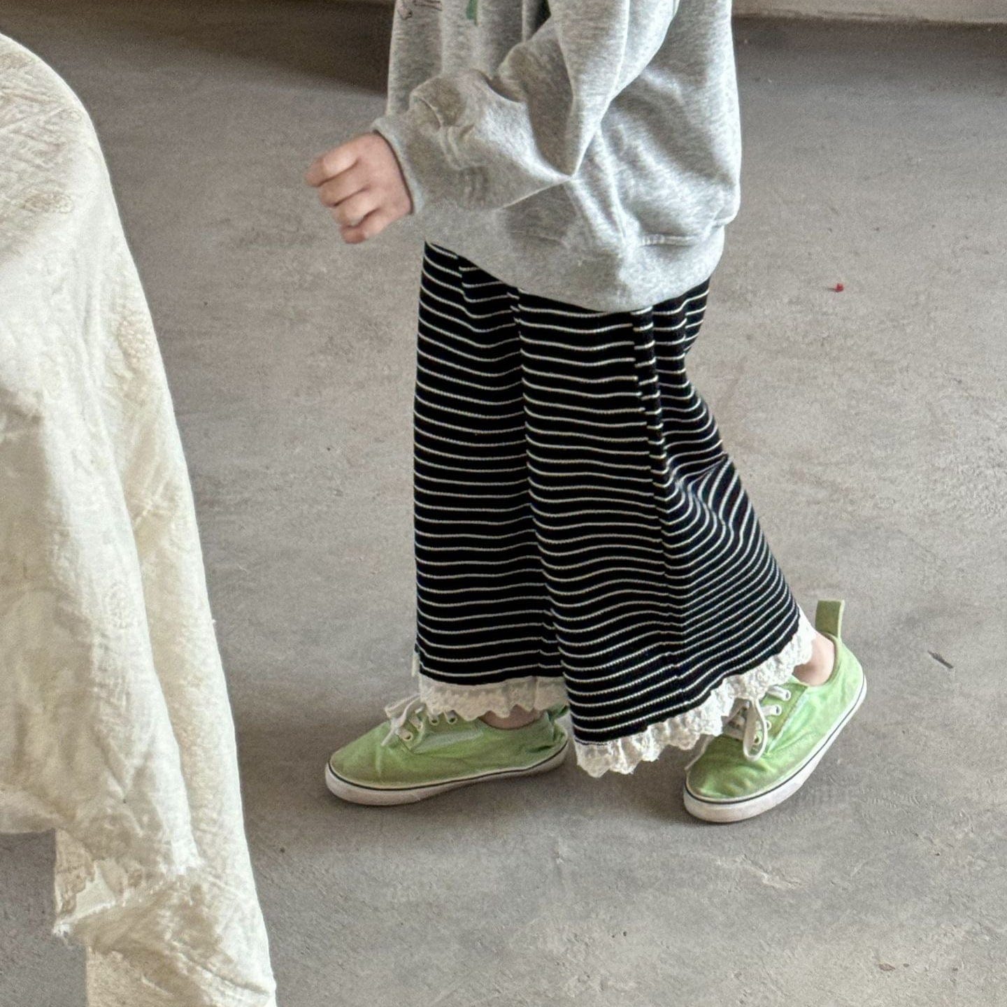 ロングパンツ・スウェットパンツ 裾レースボーダーワイドルーズイージーパンツ【mh0009215】