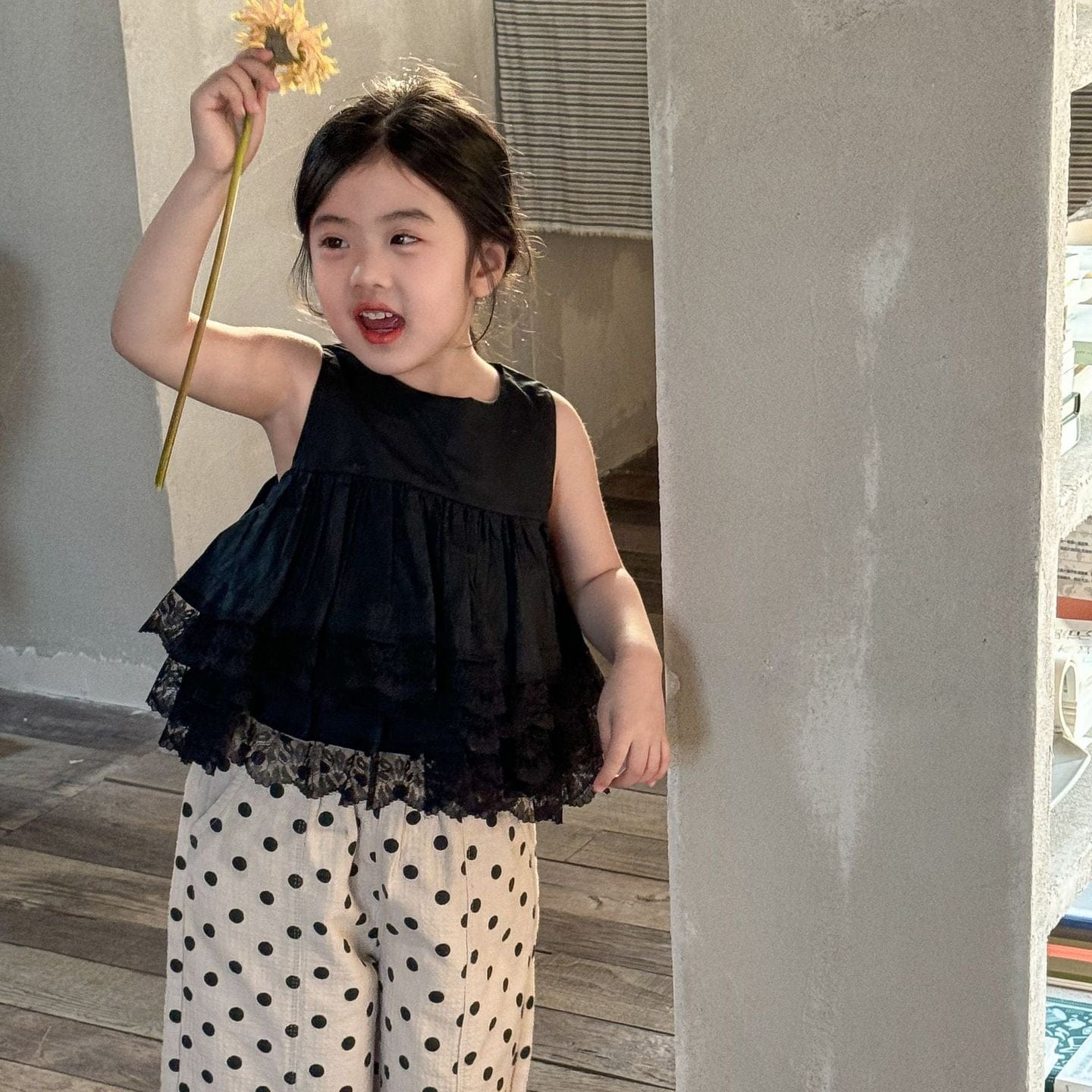 タンクトップ・キャミソール・ノースリーブトップス マルチレイヤードレースノースリーブチュニックブラウス【mh0009221】