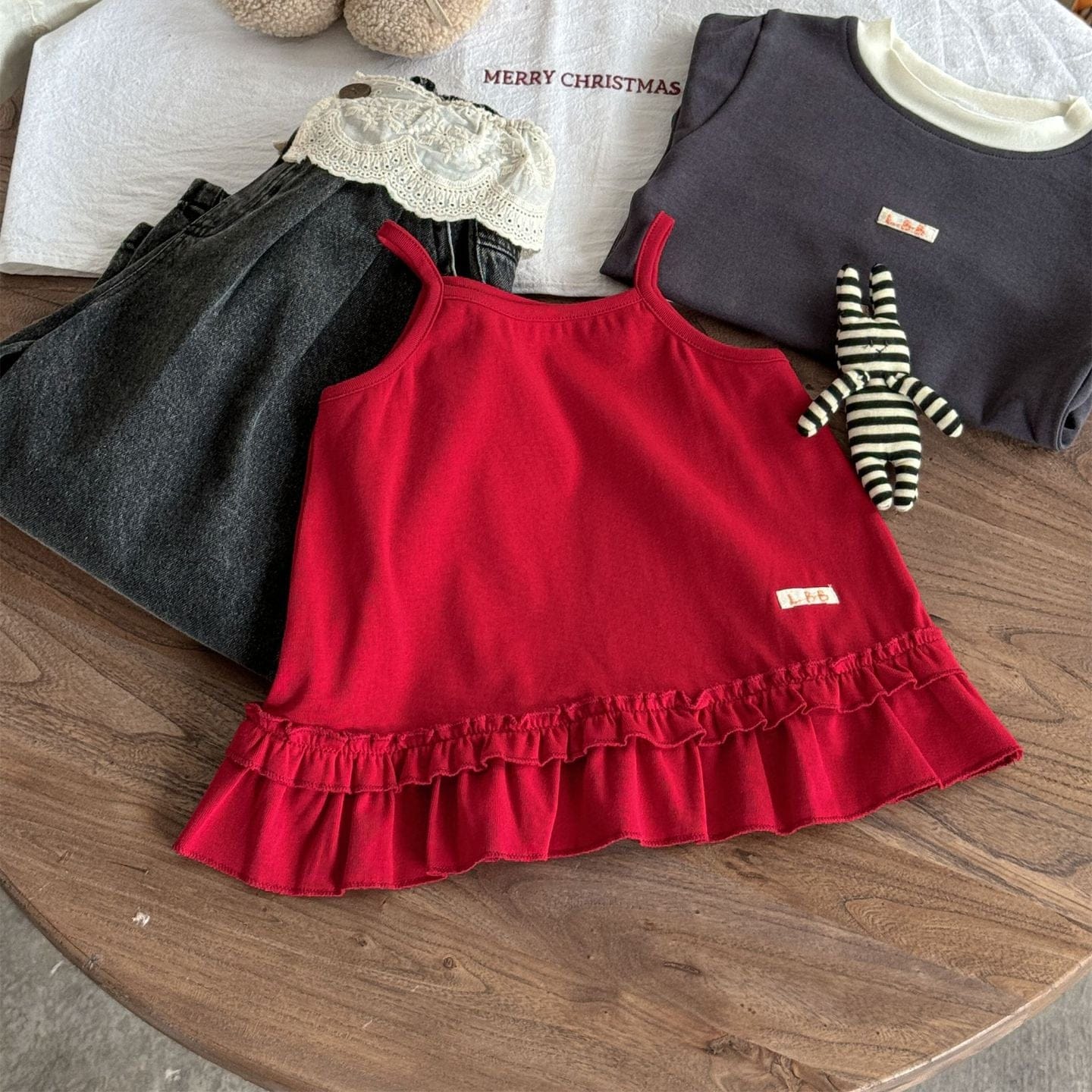 タンクトップ・キャミソール・ノースリーブトップス 裾フリルキャミソールチュニックトップス【mh0010531】