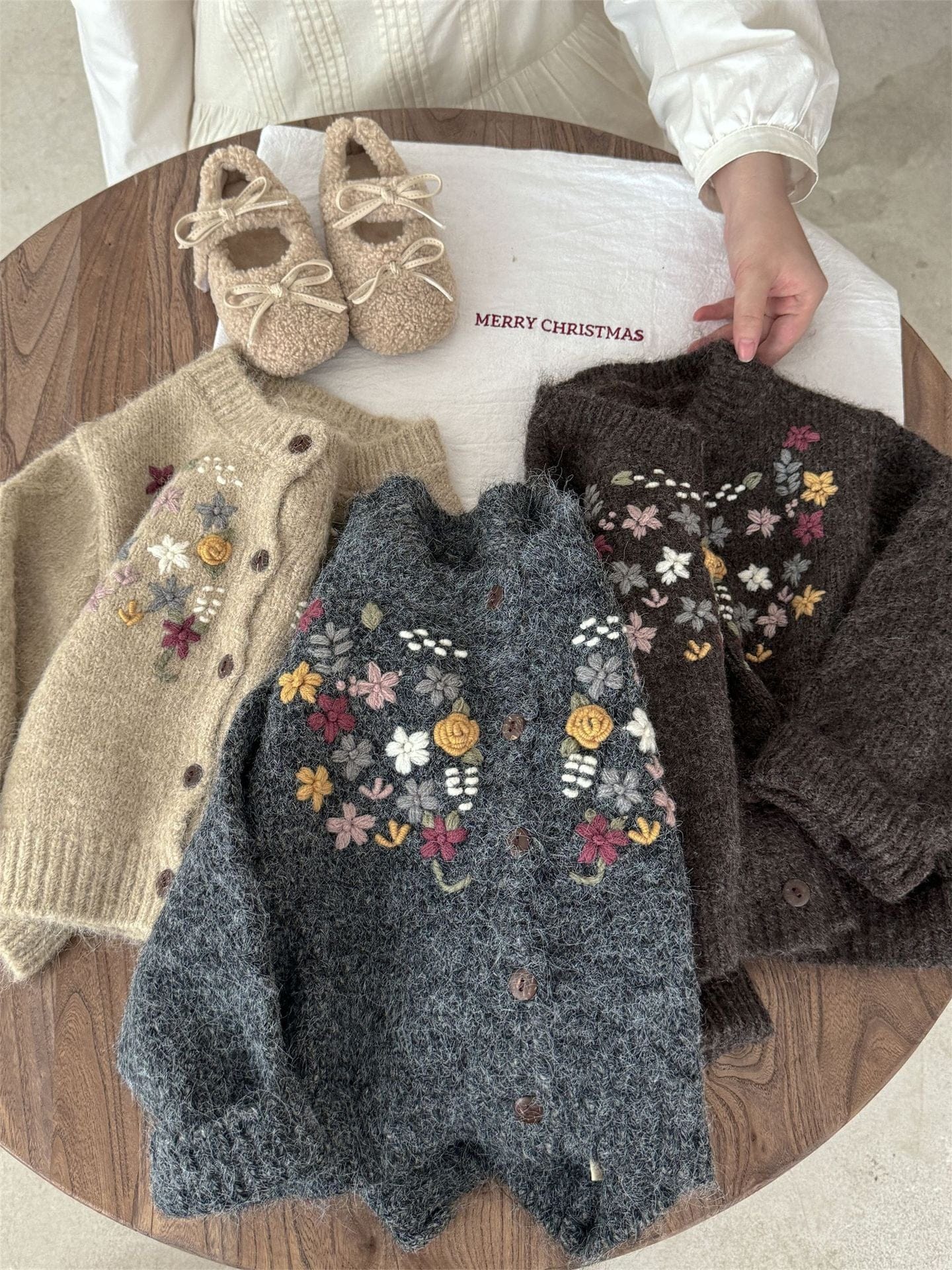 カーディガン・パーカー フラワー刺繍ニットカーディガンジャケット【mh0010536】