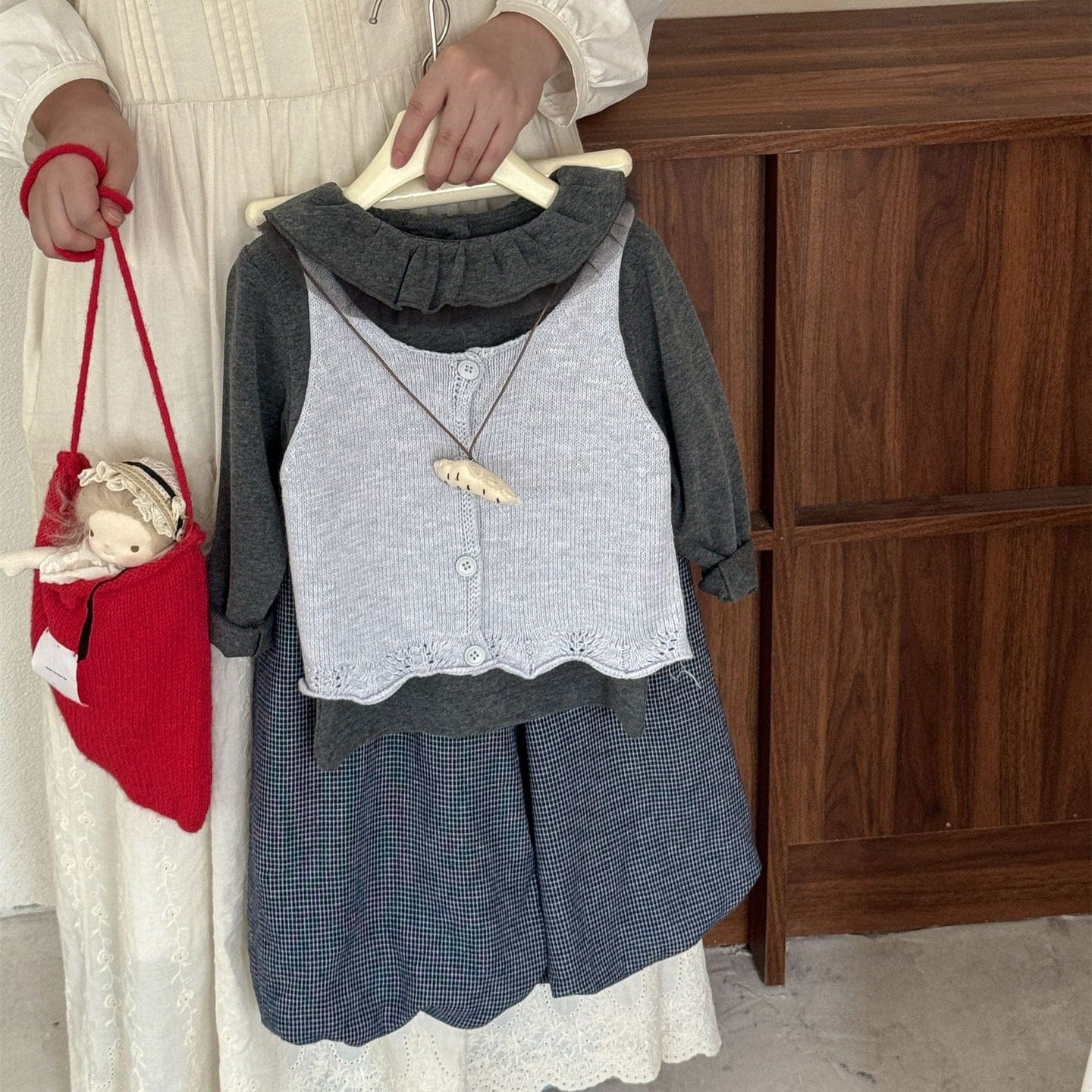 長袖セットアップ ニット前あきベスト/ラッフル襟長袖Tシャツ/ピンドットバルーンルーズロングパンツ【mh0010537】