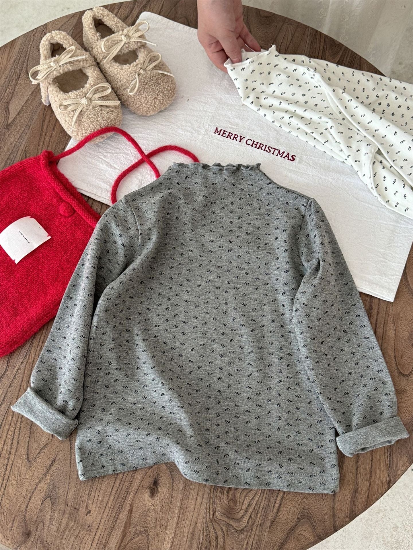 長袖Tシャツ Gray / 90cm メロウフリル襟小花柄長袖Tシャツ キッズカットソー【mh0011000】