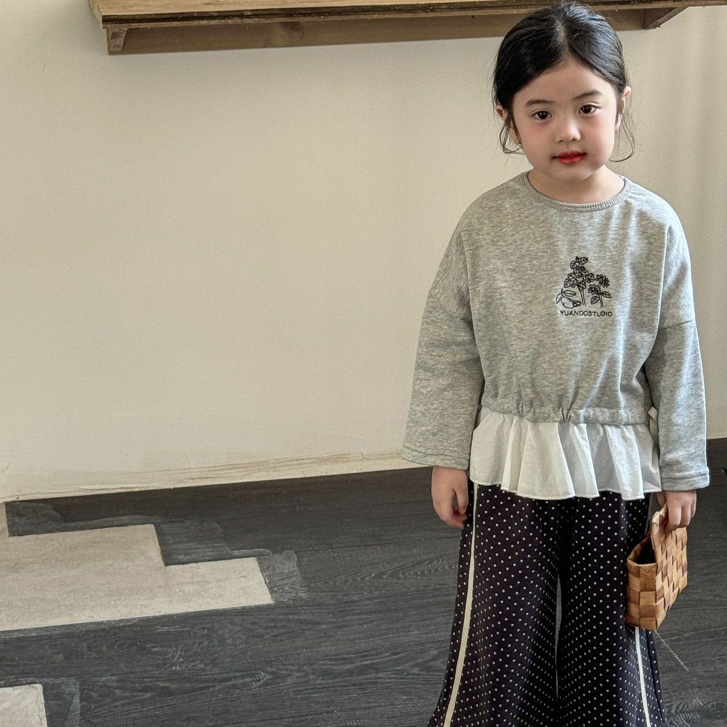 長袖Tシャツ 刺繍ワンポイントレース裾長袖スウェットTシャツ【mh0009223】