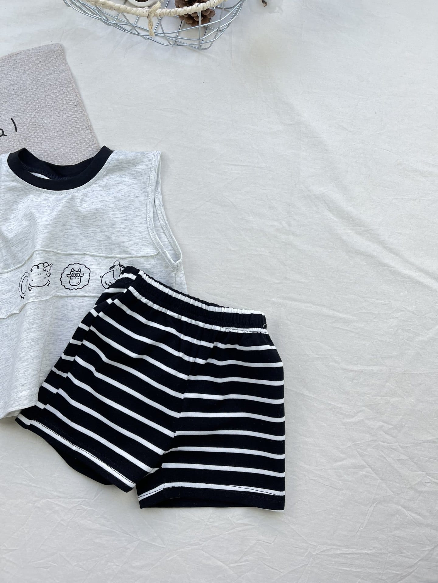 Lamb Graphic Sleeveless Set ヒツジ ストライプ ノースリーブセットアップ【mh0012915】 yi nian ni ノースリーブセットアップ