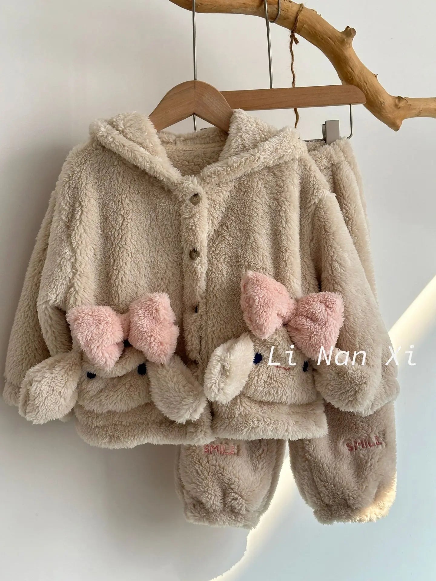 長袖パジャマ キッズセットアップ 2点セット フリースうさ耳フーディうさぎバニー長袖ジャケット+ロングパンツ ルームウェア【mh0008250】