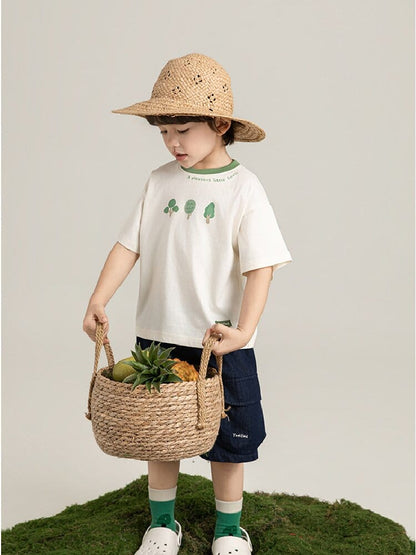 白のリーフ柄半袖Tシャツ＆デニムカーゴハーフパンツセット