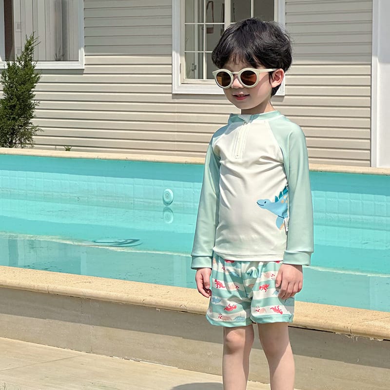 Long-Sleeve Animal Print Rash Guard Shorts Set ラグラン 長袖ラッシュガード ショートパンツ【mh0013339】 Light Green / 100cm mamahalo kids ベビー用水着