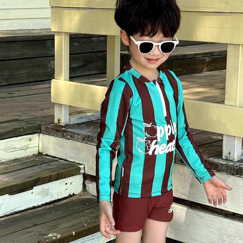 Long-Sleeve Striped Swimwear Shorts Set ストライプ 長袖ラッシュガード ショートパンツ【mh0013341】 Green / 90cm mamahalo kids ベビー用水着