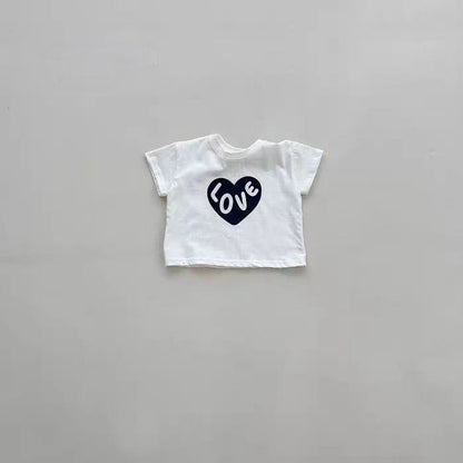 ホワイト地のハート「Love」ロゴ入り半袖Tシャツ