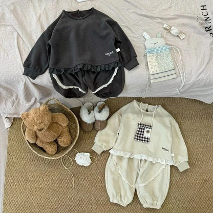 長袖セットアップ キッズセットアップ 2点セット 裾レースフリル裏起毛フリース長袖スウェットシャツ+ロングパンツ 2カラー【mh0007522】