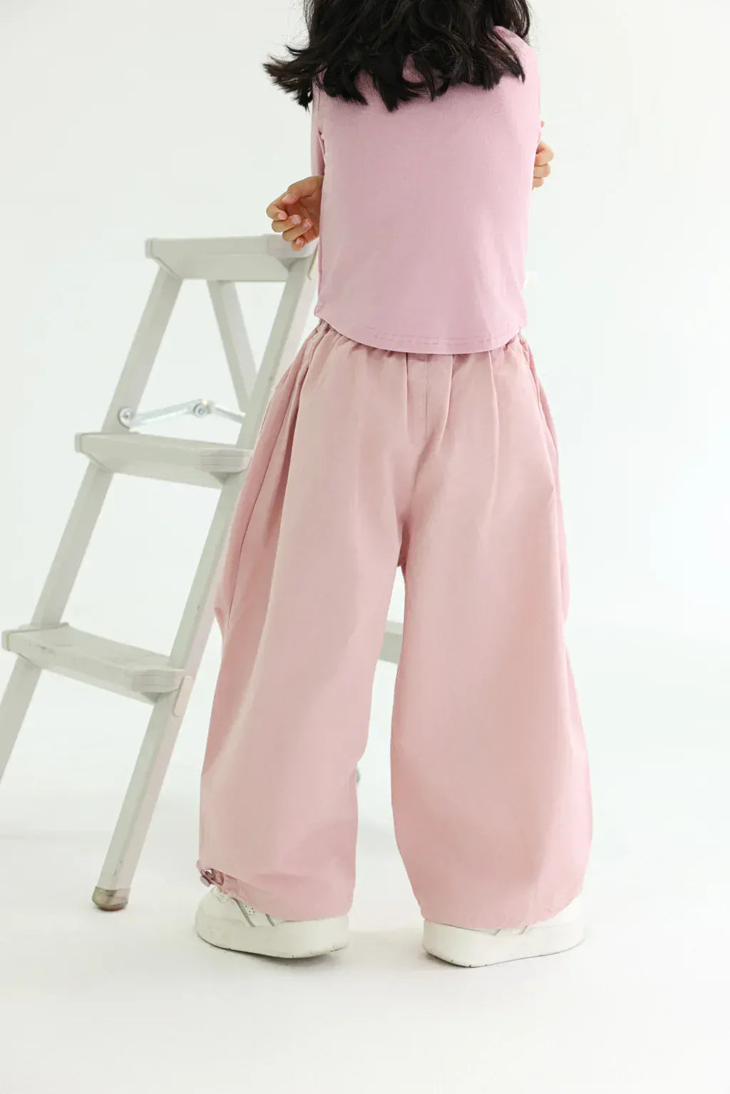 ロングパンツ・スウェットパンツ キッズパンツ ビッグポケットワイドルーズ裾絞りカーゴパンツ 2カラー【mh0006780】