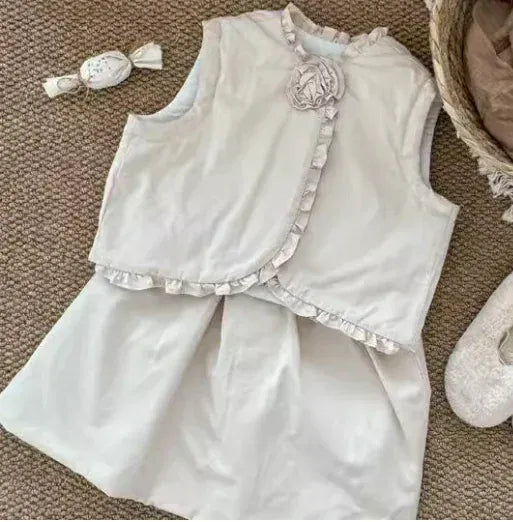 ノースリーブセットアップ Beige / 90cm 1-2y キッズセットアップ 2点セット フリルバイピングベスト+スカート ベージュ【mh0007524】