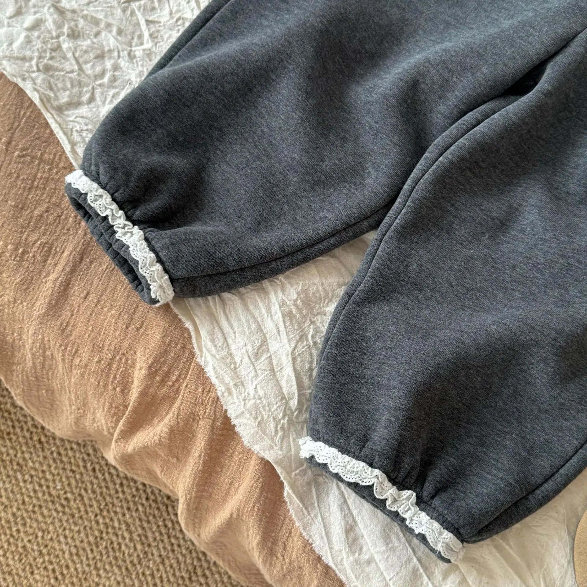 長袖セットアップ キッズトップス/パンツ ベアくまプリントペプラムフリル長袖スウェットシャツ/裾レースロングパンツ【mh0008297】