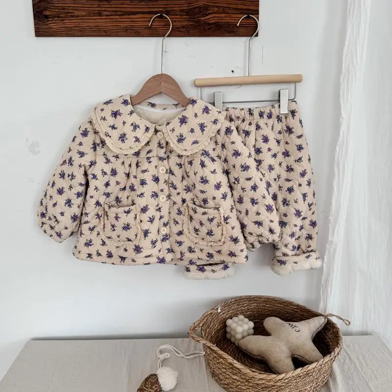 長袖パジャマ purple flower / 5T  120CM キッズセットアップ 2点セット キルティングパデッドフリルガールズ防寒長袖パジャマセット【mh0007987】