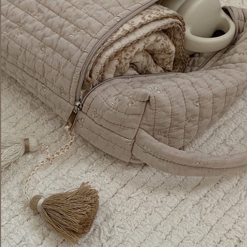 おむつポーチ キルティング ベビー 刺繍 ハンドル ポーチ おむつポーチ 哺乳瓶 ママバッグ カーキ チェリー