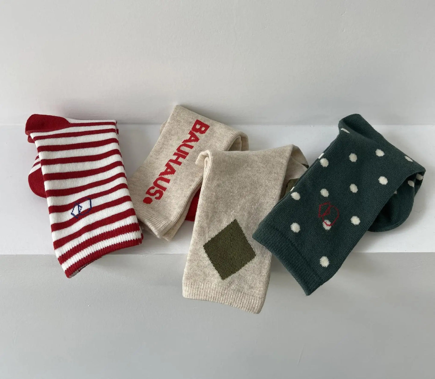 ベビー用靴下・タイツ 4 Pairs / 14cm 4 to 6 Y ＊メーカー直送＊ キッズソックス 靴下4足セット レターロゴボーダー水玉ドット ミドル丈ソックス【mh0008506】