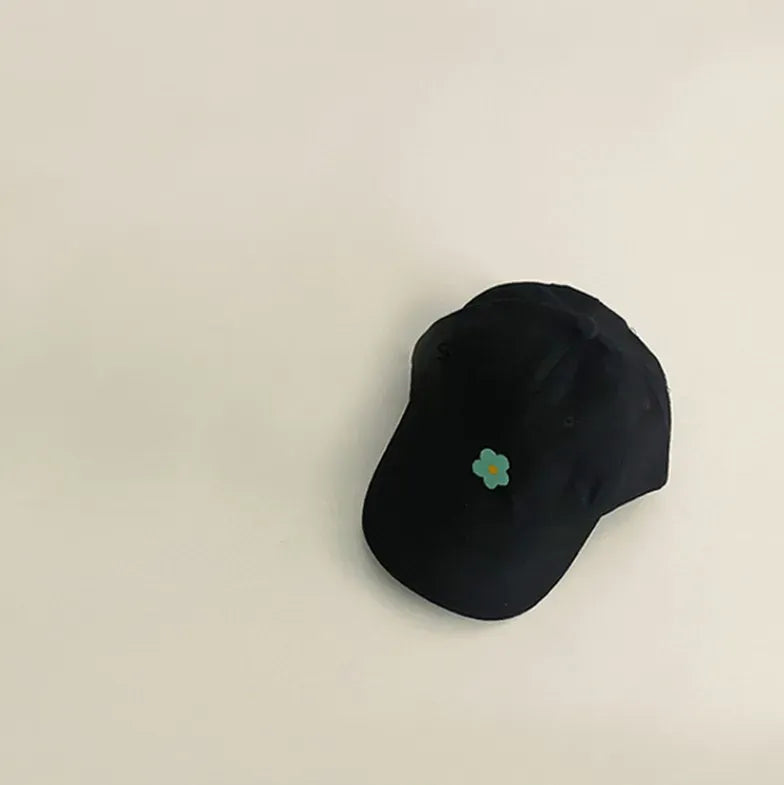 ベビー用帽子 black / 48-52cm 2-6years ☺︎ キッズ帽子 フラワー刺繍 野球帽 キャップ 5カラー