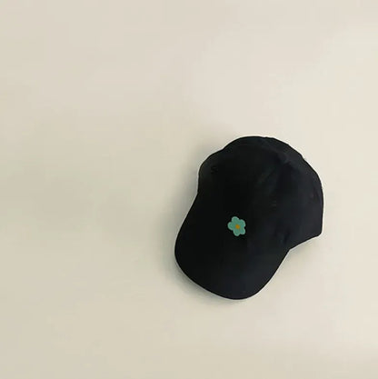 ベビー用帽子 black / 48-52cm 2-6years ☺︎ キッズ帽子 フラワー刺繍 野球帽 キャップ 5カラー