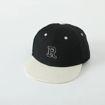 ベビー用帽子 black / 48-53cm キッズ帽子 キャップ 野球帽 レターロゴワッペン バイカラー 5カラー
