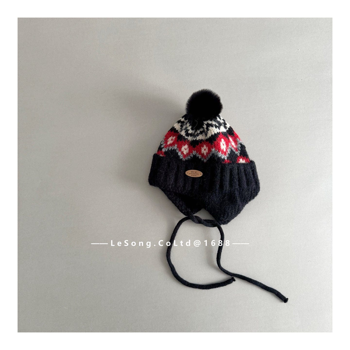 ベビー用帽子 Black / One Size キッズ ニット帽 ノルディック柄 耳当て付き ボンボン 韓国風【mh0011593】