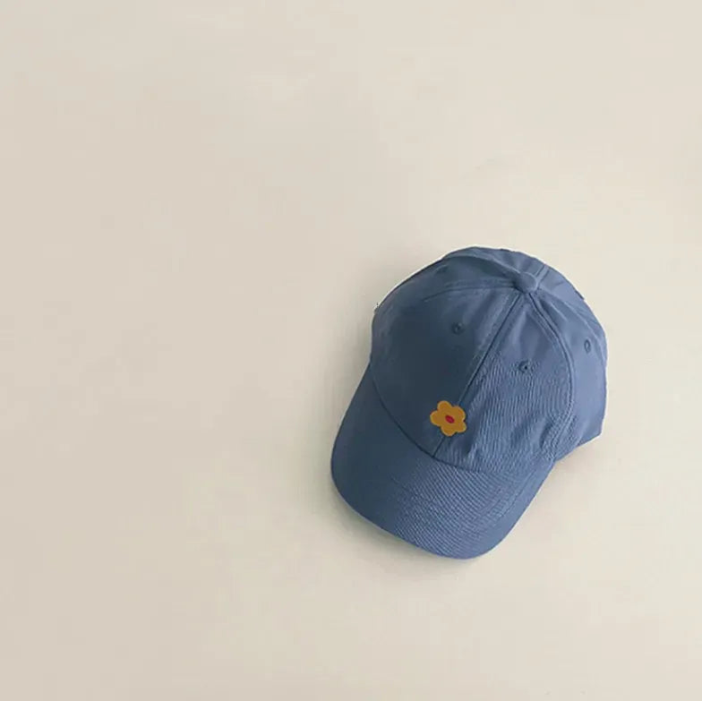 ベビー用帽子 blue / 48-52cm 2-6years ☺︎ キッズ帽子 フラワー刺繍 野球帽 キャップ 5カラー