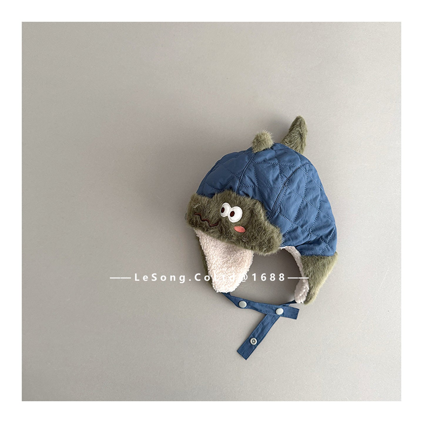 ベビー用帽子 Blue / One Size ベビー帽子 パンダ/うさぎ/恐竜アップリケ キルト 耳当て付き フライトハット【mh0011831】