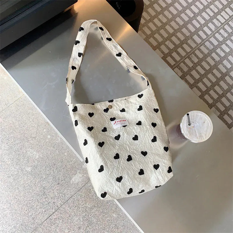 マザーズバッグ crossbody bag キャンバストートバッグ ショルダーバッグ クロスボディバッグ ブラックハートプリント エコバッグ マザーズバッグ ママバッグ 鞄 3デザイン