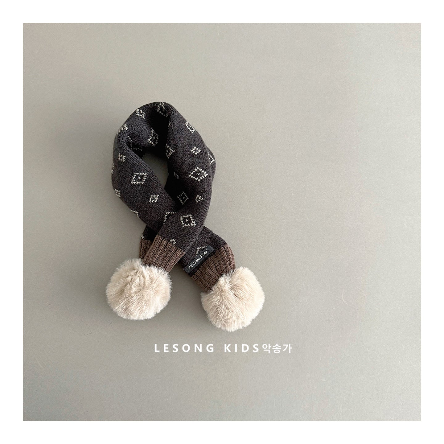 ネックウォーマー Dark Gray / One Size キッズマフラー ニット ボンポン付き ネックウォーマー【mh0011798】