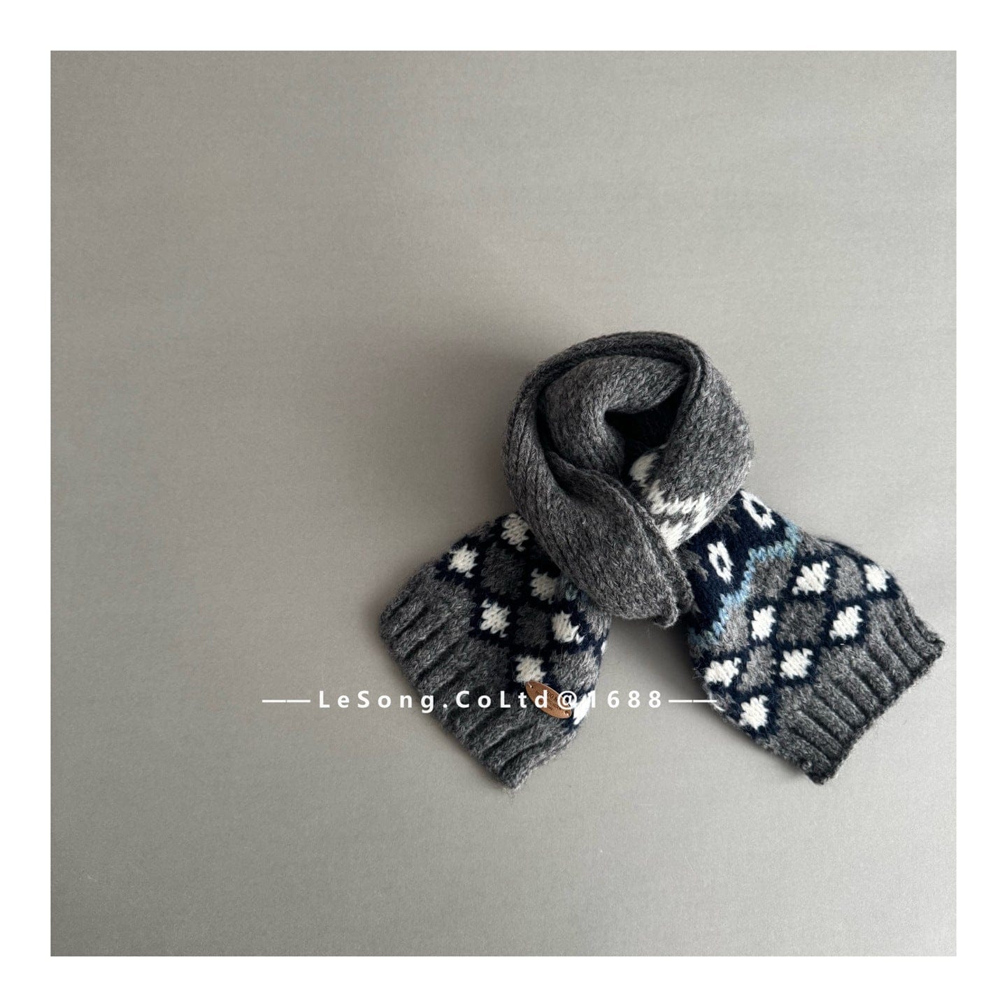 ネックウォーマー Gray / One Size キッズ マフラー ニット 幾何学柄 ノルディック 韓国風 防寒【mh0011592】