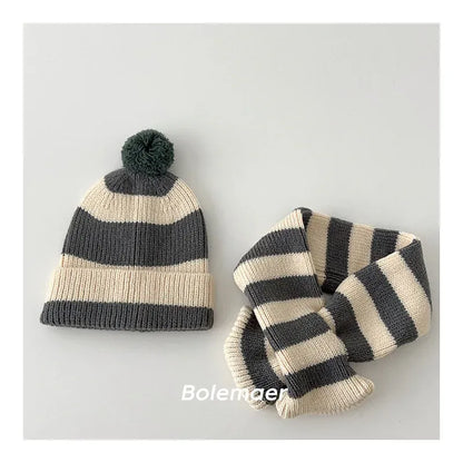 ネックウォーマー Grey / One Size / 取り寄せ（10〜35日） キッズマフラー+帽子セット ボーダーニットネックウォーマー+お揃いニット帽ニットキャップ【mh0007581】