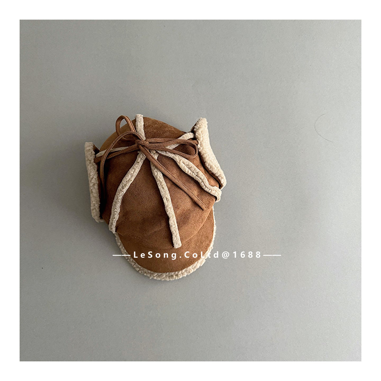 ベビー用帽子 Khaki / One Size キッズ帽子 フェイクムートン フェイクスウェード スエード 耳当て付き パイロットキャップ【mh0011834】