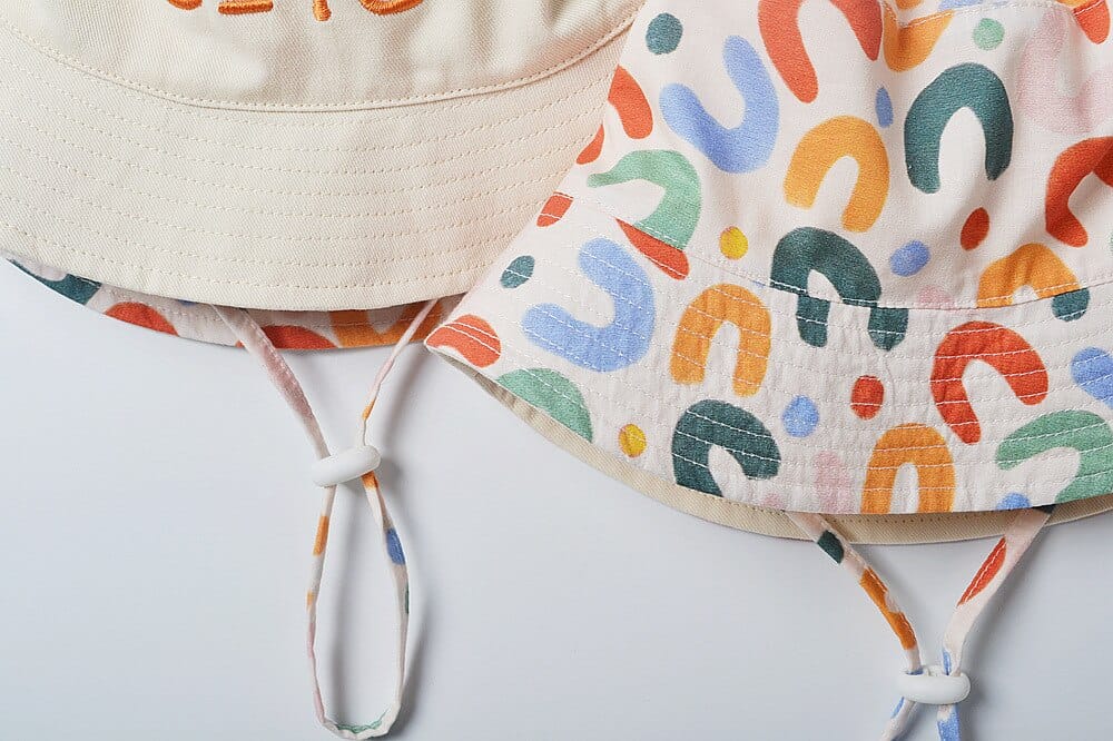 ベビー用帽子 ベビー キッズ 幾何学 カラフル 刺繍 ロゴ リバーシブル バケットハット 帽子 ボーイズ【mh0002126】