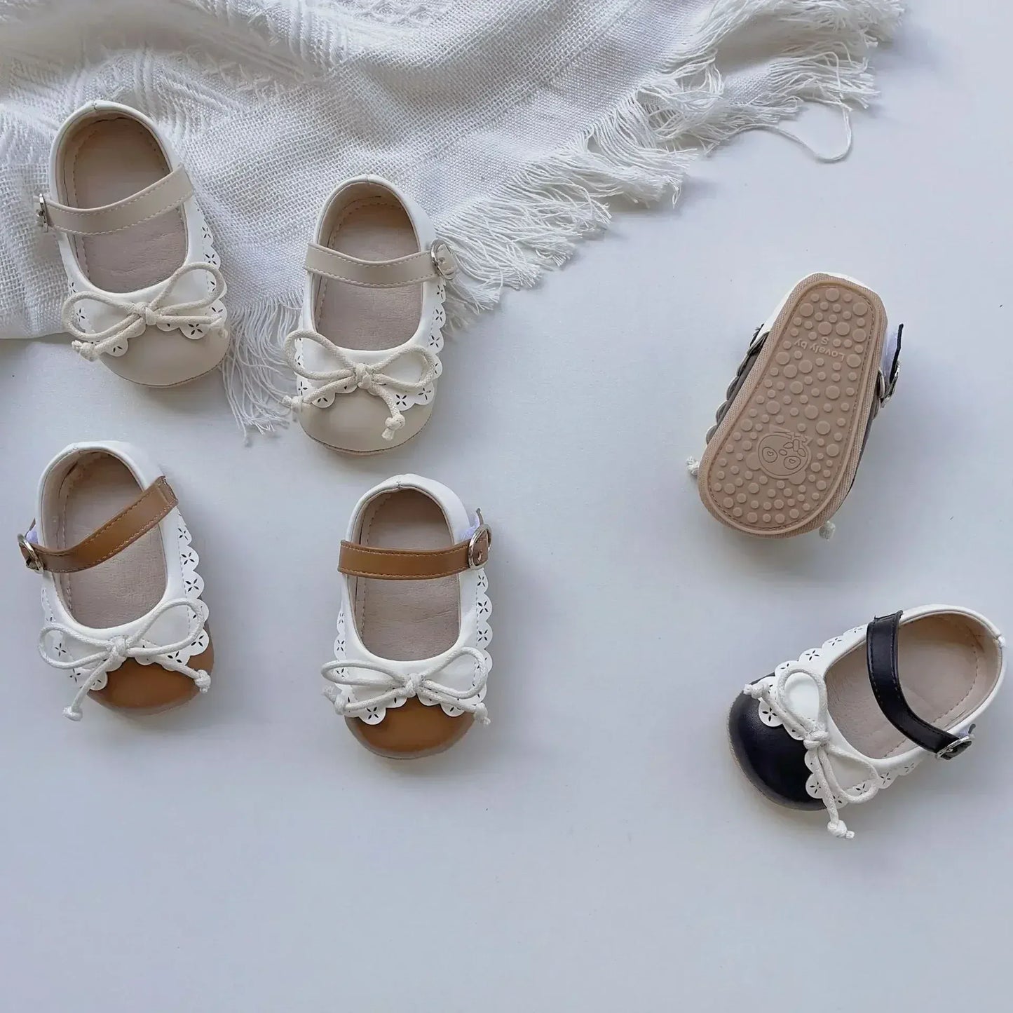 ベビー用靴 ベビーシューズ ストラップフラットバレエシューズ ファーストシューズ 靴【mh0007191】