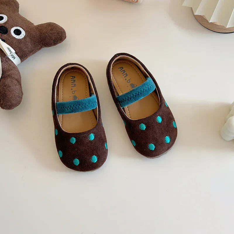 ベビー用靴 キッズシューズ 靴 水玉ポルカドット刺繍ストラップフラットバレエシューズ【mh0007697】