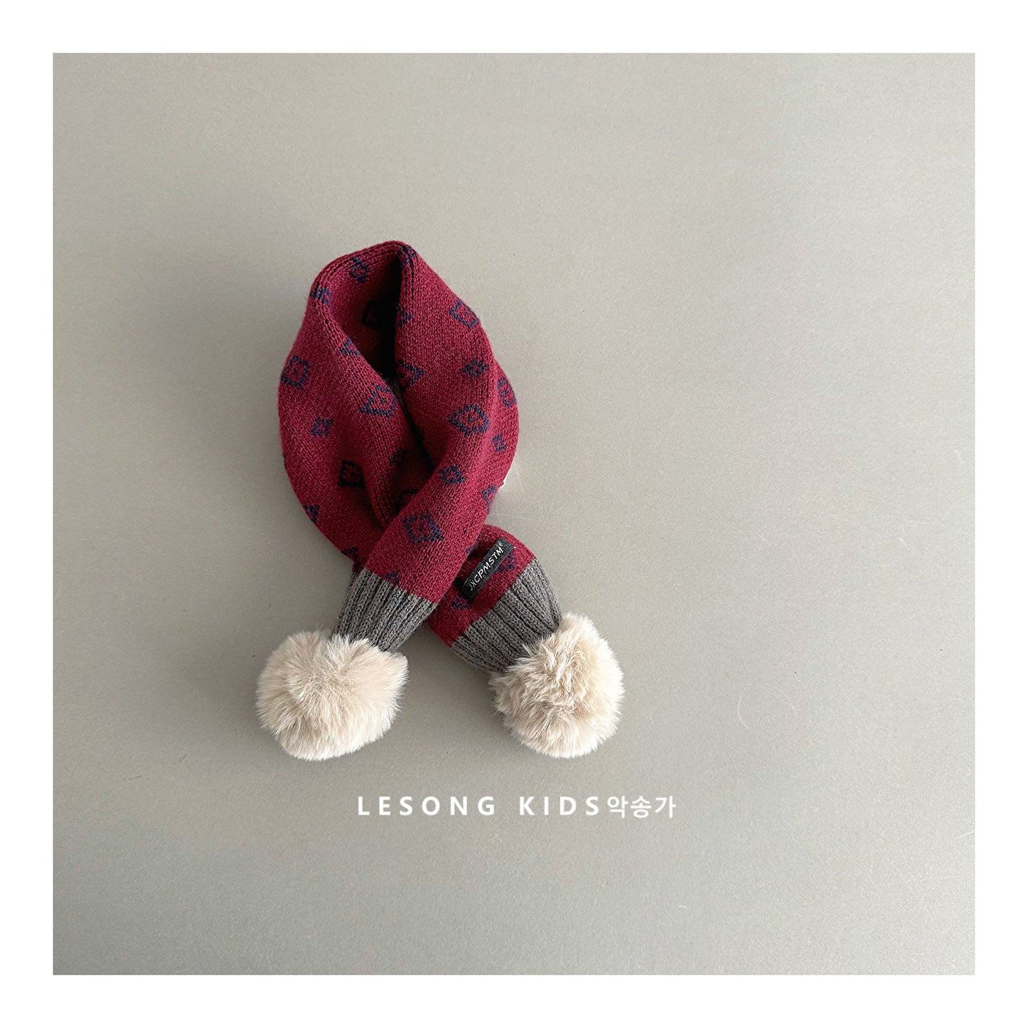 ネックウォーマー Red / One Size キッズマフラー ニット ボンポン付き ネックウォーマー【mh0011798】