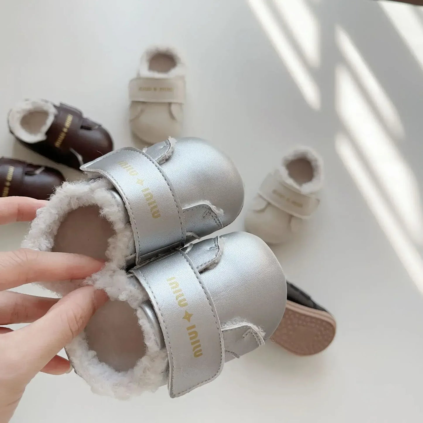 ベビー用靴 Silver / S Inner 11cm ベビーシューズ ボアフリースインソールストラップシューズ ファーストシューズ室内ばき 靴【mh0007631】