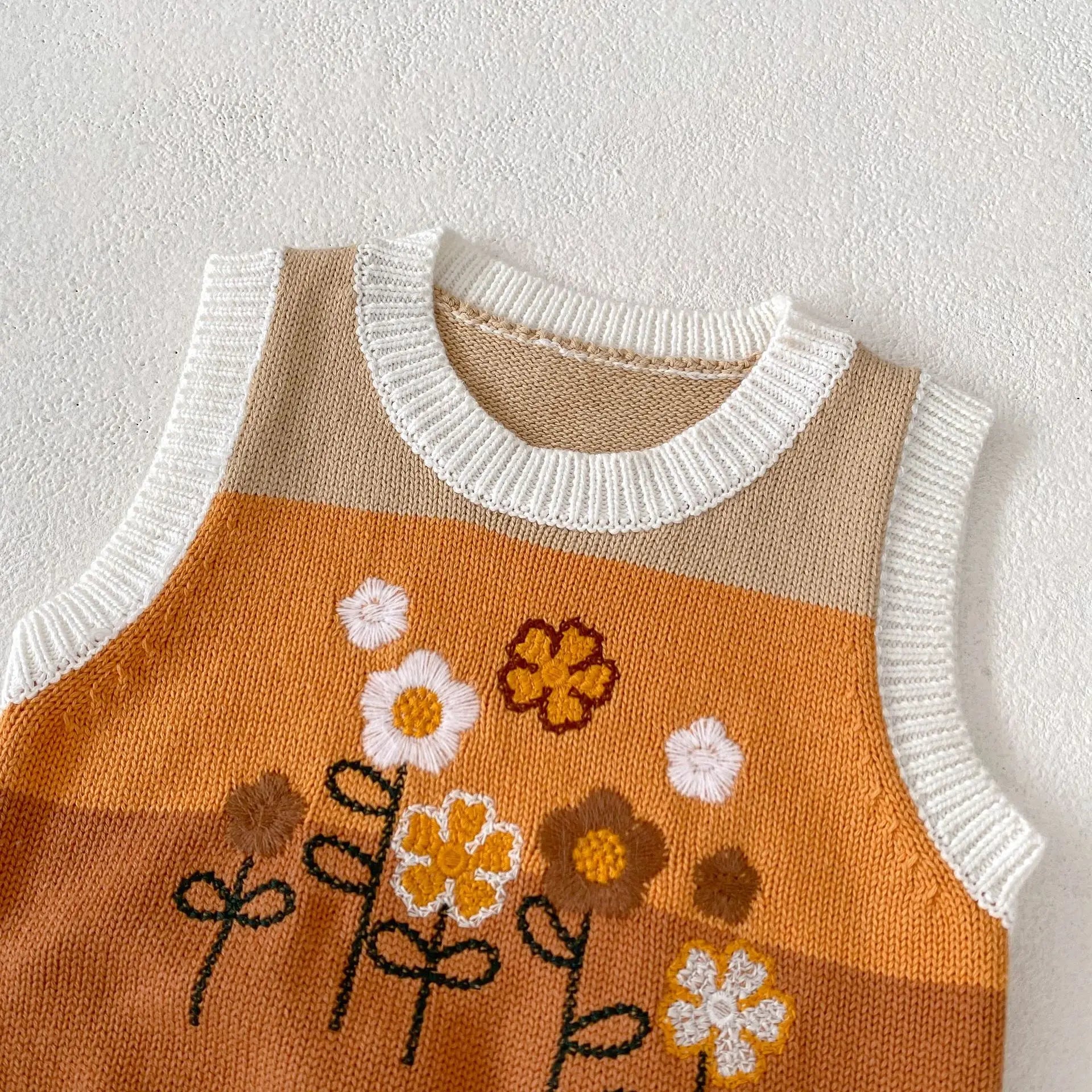 ベスト ベビーベスト ニットトップス フラワー刺繍 ボーダー