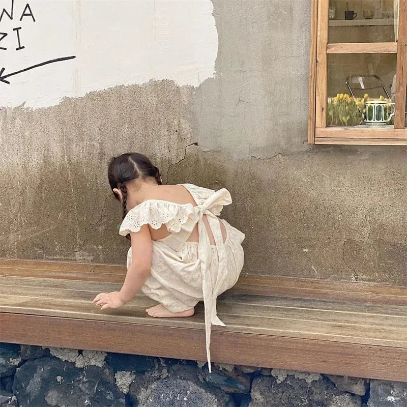 ノースリーブジャンプスーツ ☺︎ キッズジャンプスーツ フリルスリーブバックオープンサロペット つなぎ レース刺繍 ベージュ