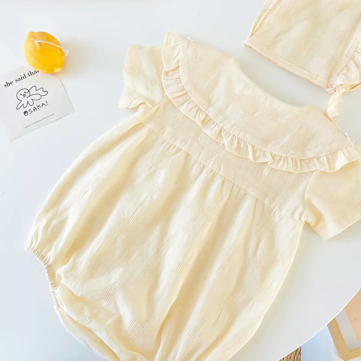 半袖ロンパース ☺︎ ベビーロンパース 半袖丸襟ボディスーツ デイジーフラワー ボンネット帽子セット