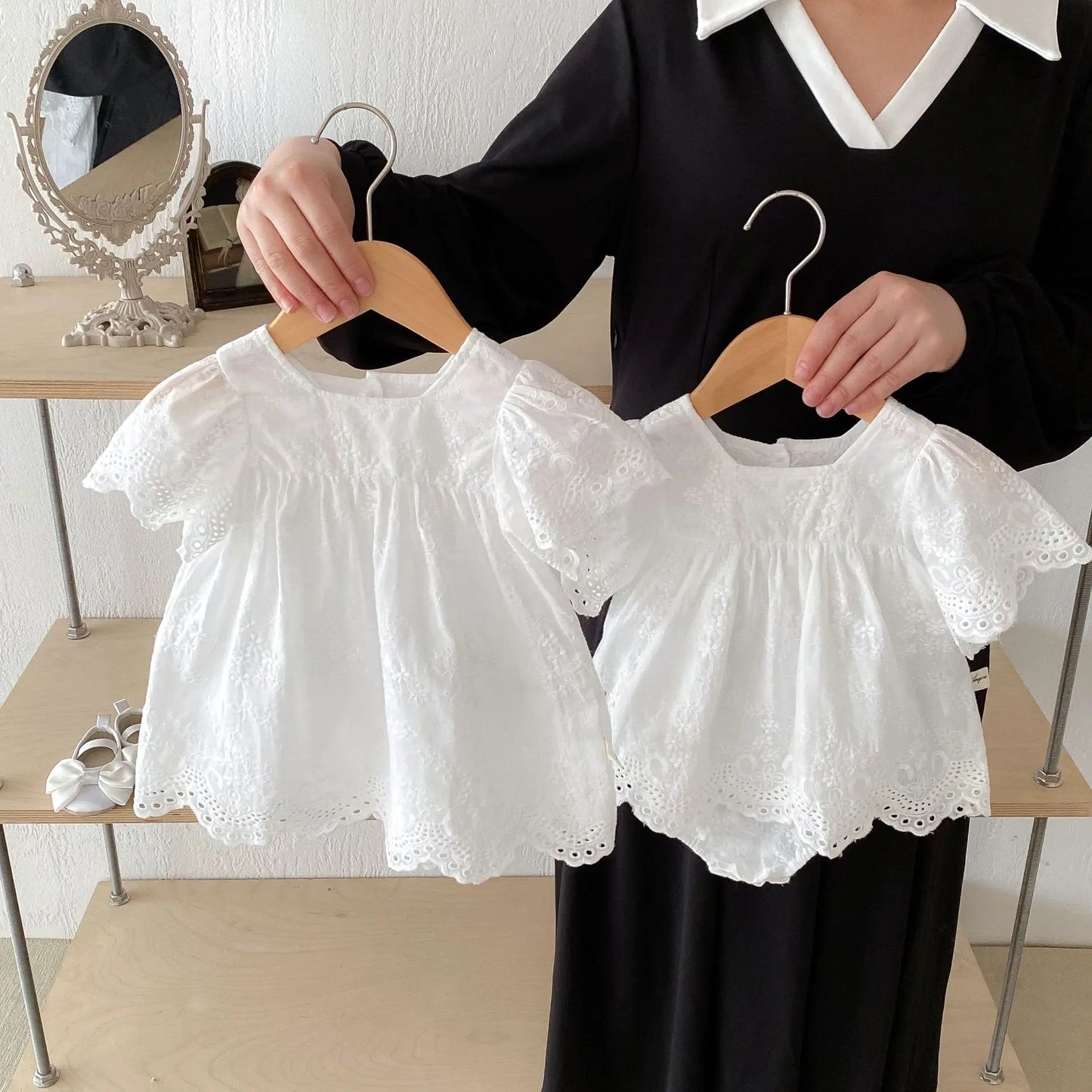 半袖ロンパース ベビーロンパース/キッズワンピース レースフリルスリーブ サマードレス ホワイト リンクコーデ 姉妹 お揃いコーデ