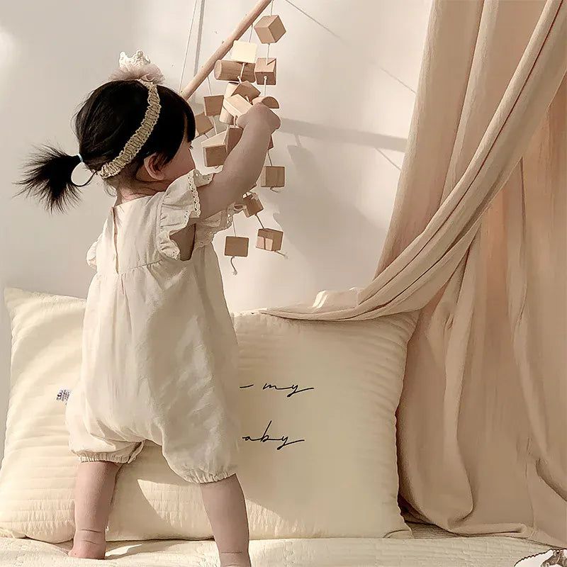 半袖ジャンプスーツ ベビージャンプスーツ 半袖フリルスリーブ つなぎ フラワー花柄刺繍 ベージュ