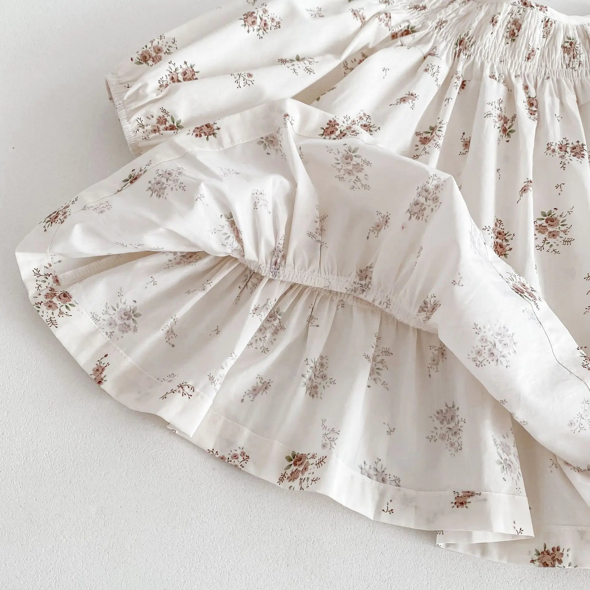 長袖ワンピース キッズワンピース 長袖パフスリーブドレス フラワー小花柄プリント ホワイト