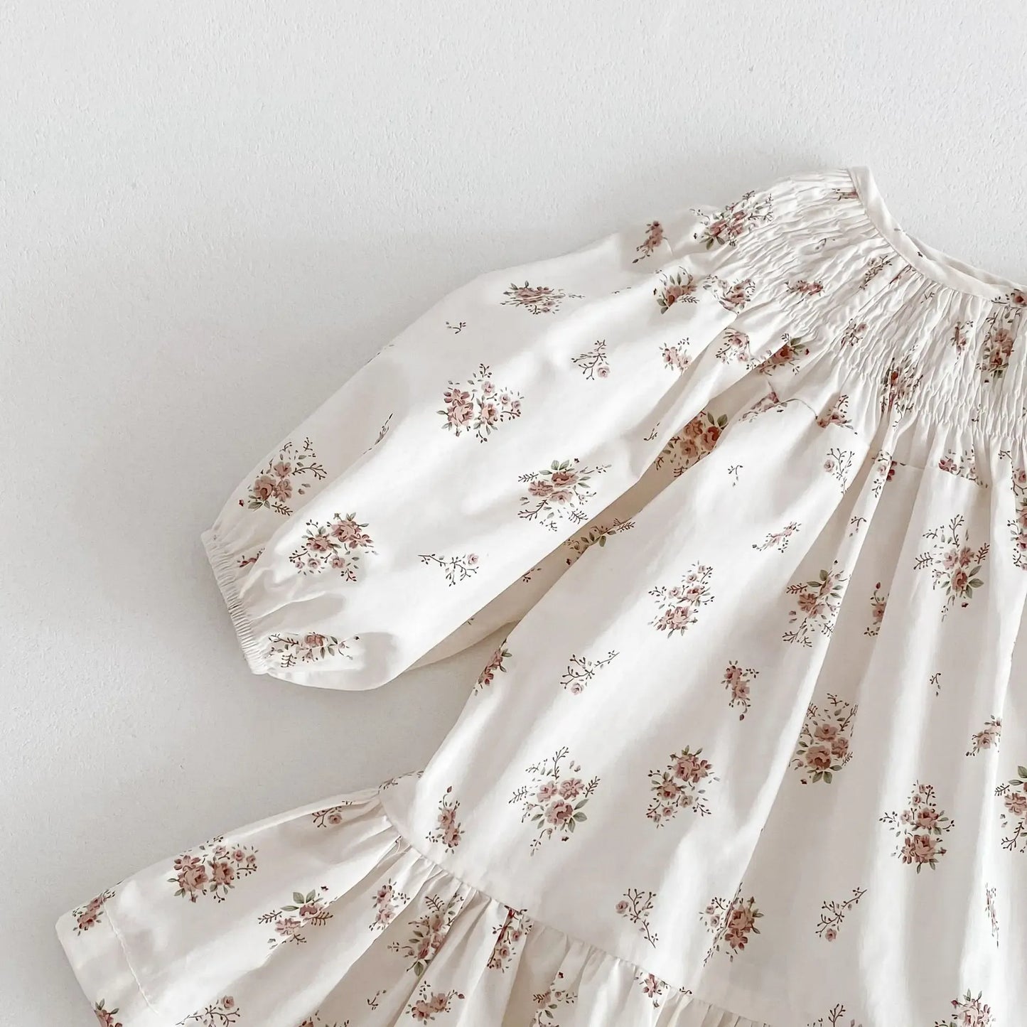 長袖ワンピース キッズワンピース 長袖パフスリーブドレス フラワー小花柄プリント ホワイト