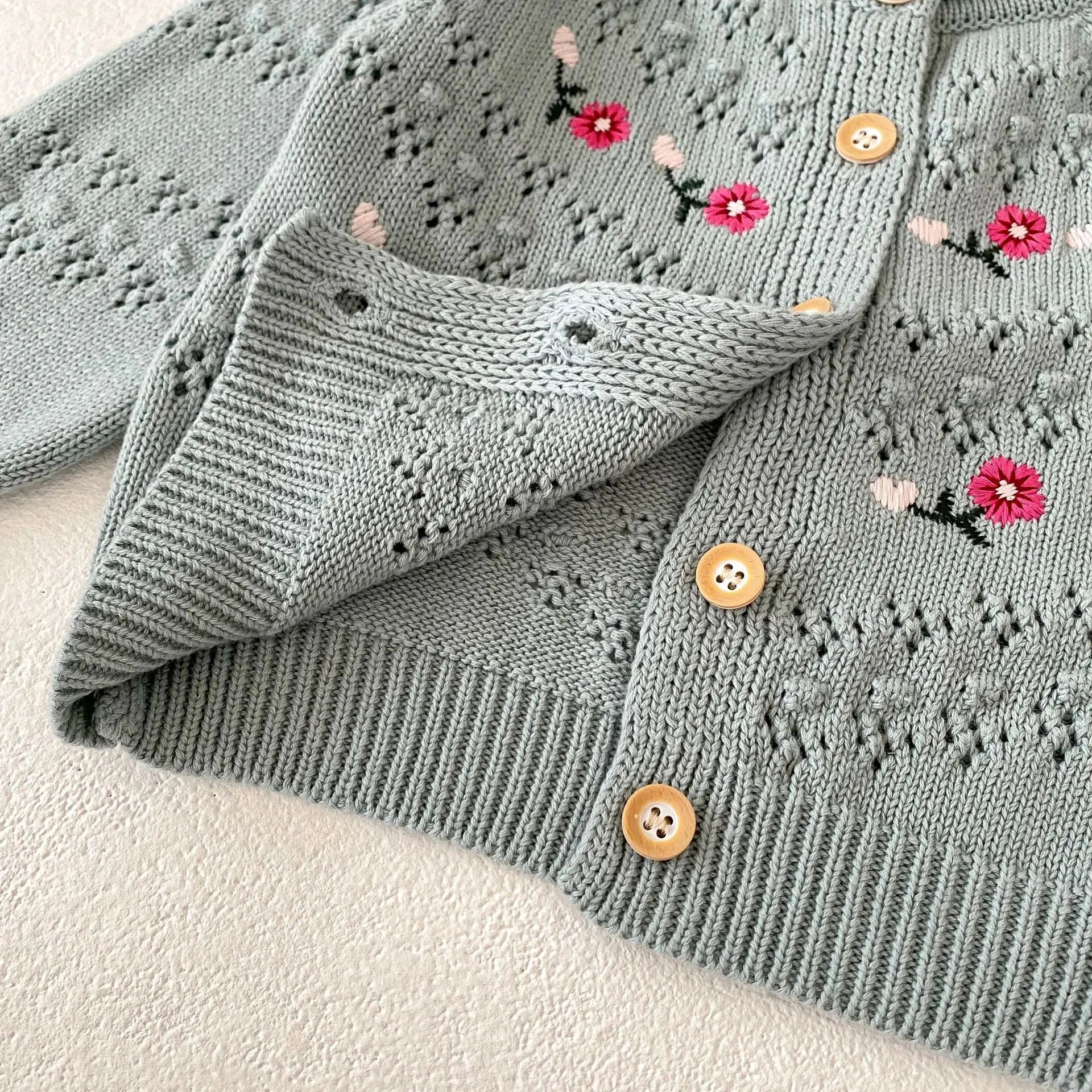 カーディガン・パーカー ベビーカーディガン ニット フラワー花柄刺繍 ジャケット スカイブルー