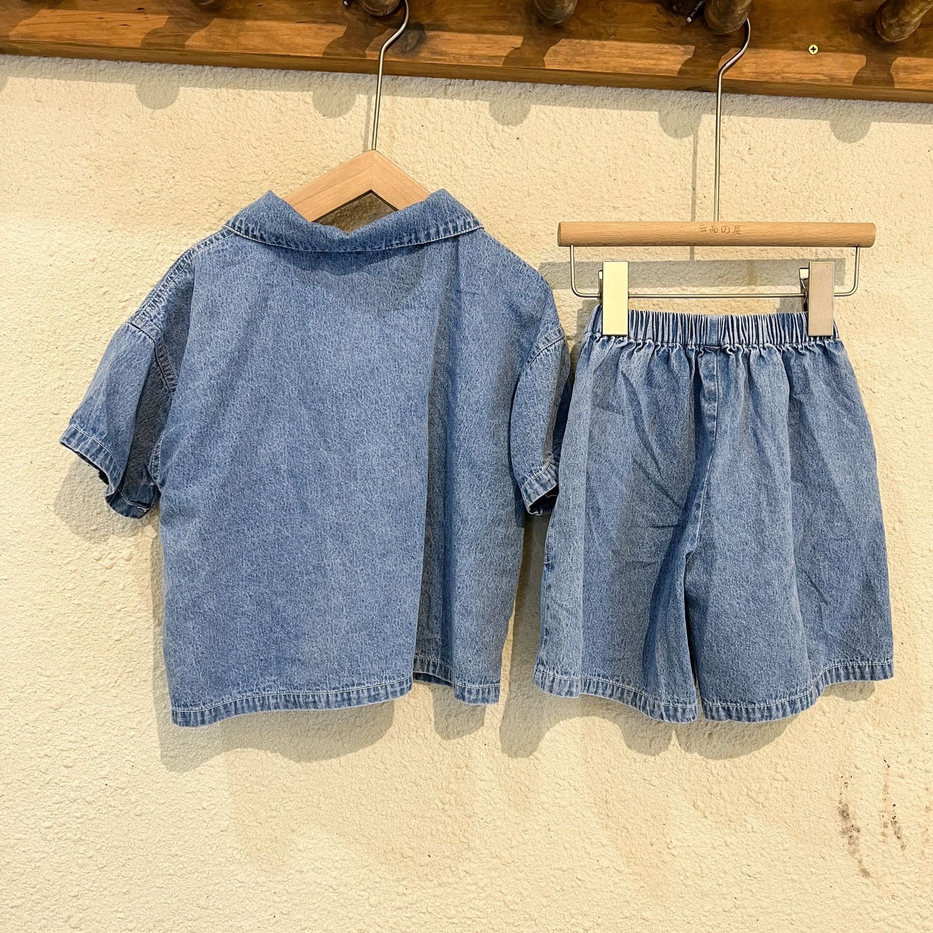 半袖セットアップ ☺︎ キッズ デニム セットアップ レターロゴ プリント 半袖 ハーフジップ シャツ トップス ショートパンツ ブルー ボーイズ