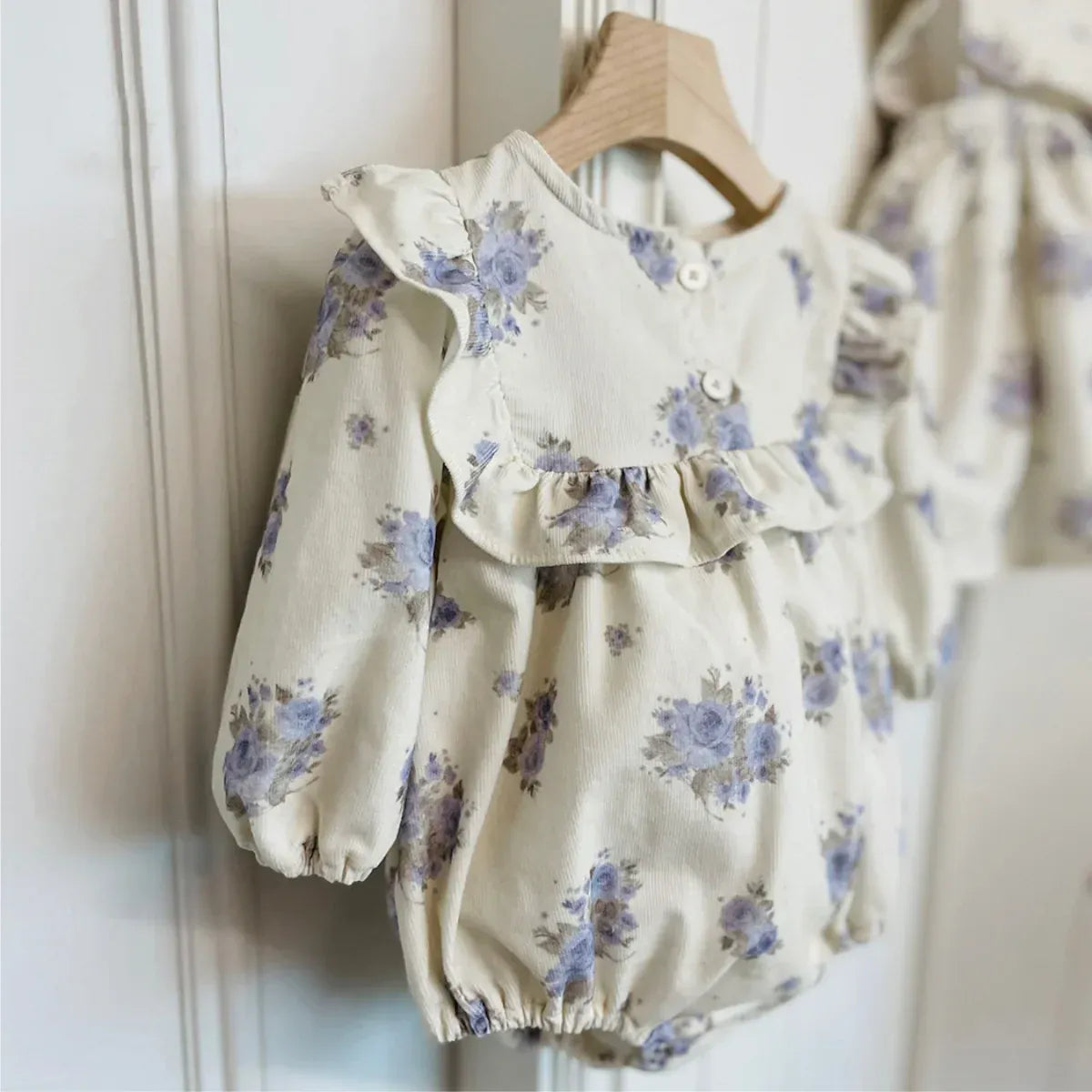 長袖ロンパース ベビーロンパース フラワープリントショルダーフリル長袖コーデュロイボディスーツ 2カラー