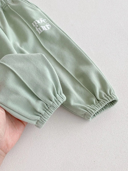 長袖セットアップ ベビーキッズセットアップ 2点セット レターロゴプリント長袖スウェットシャツ+ロングピンタックスウェットパンツ グレーグリーン