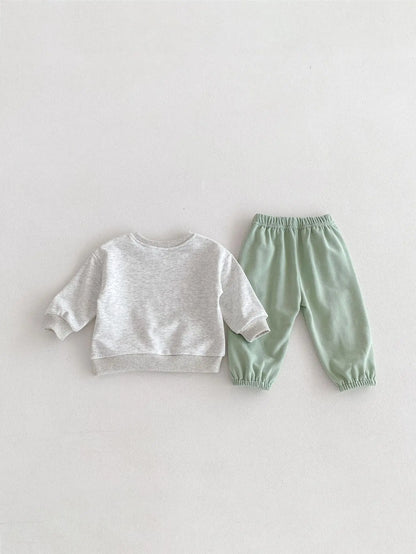長袖セットアップ ベビーキッズセットアップ 2点セット レターロゴプリント長袖スウェットシャツ+ロングピンタックスウェットパンツ グレーグリーン