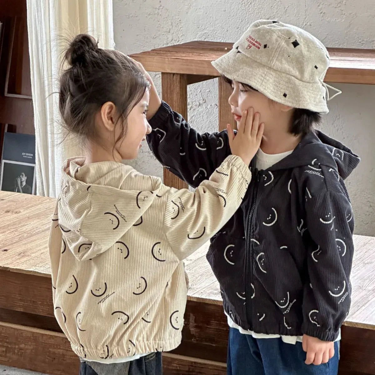 カーディガン・パーカー キッズトップス コーデュロイ フーディ フード付き パーカー スマイルプリント 2カラー